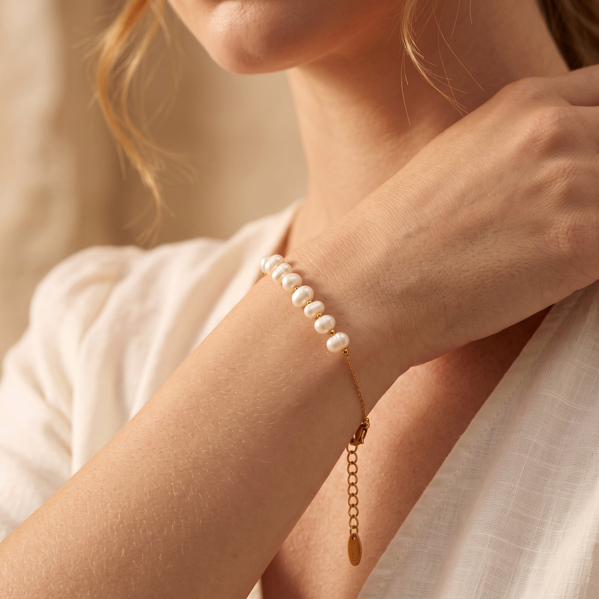 The Luminous Pearl Station Bracelet