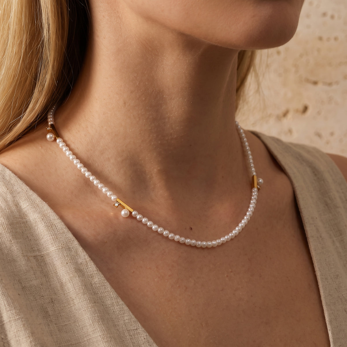 The Pearl Bar Station Necklace