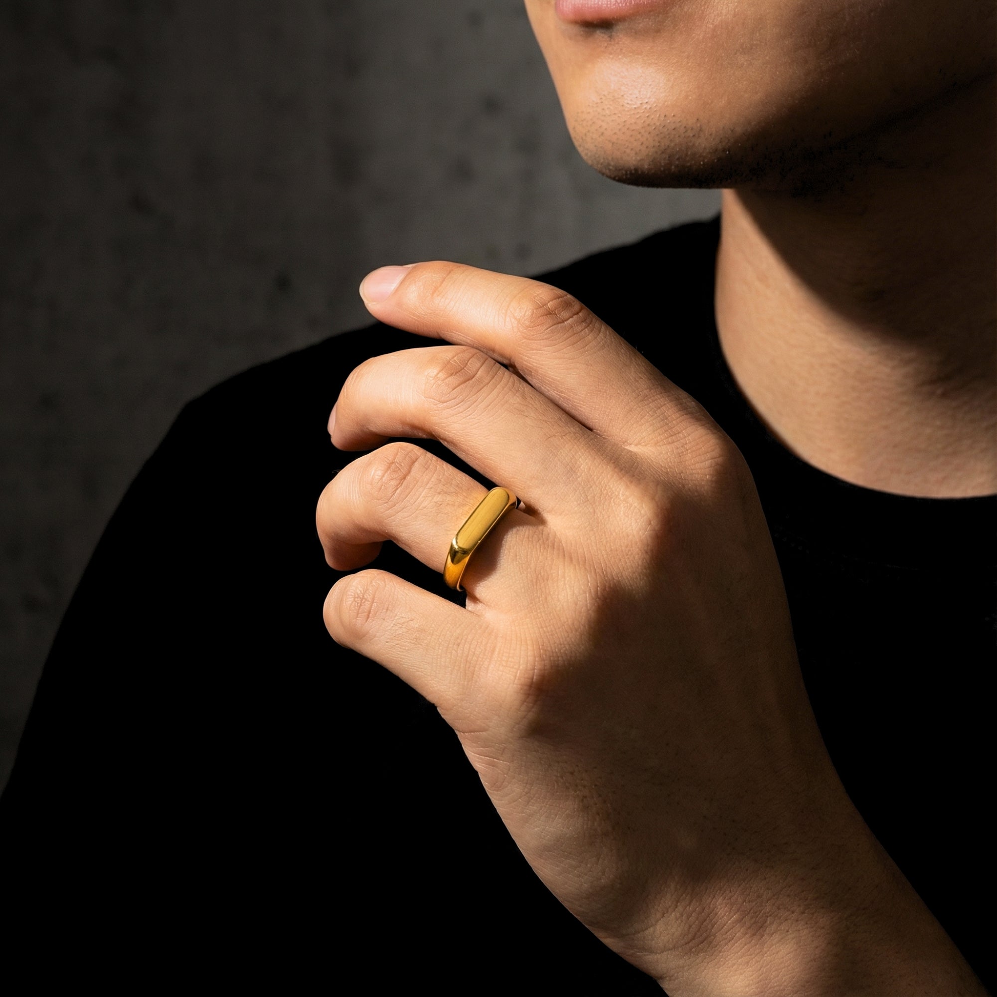 The Pillar Signet Ring - Gold