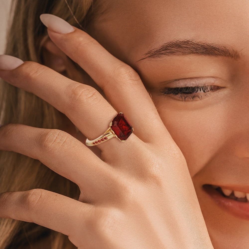 Red Dream: Emerald-Cut Garnet Sculpted Ring - 18K Gold Vermeil