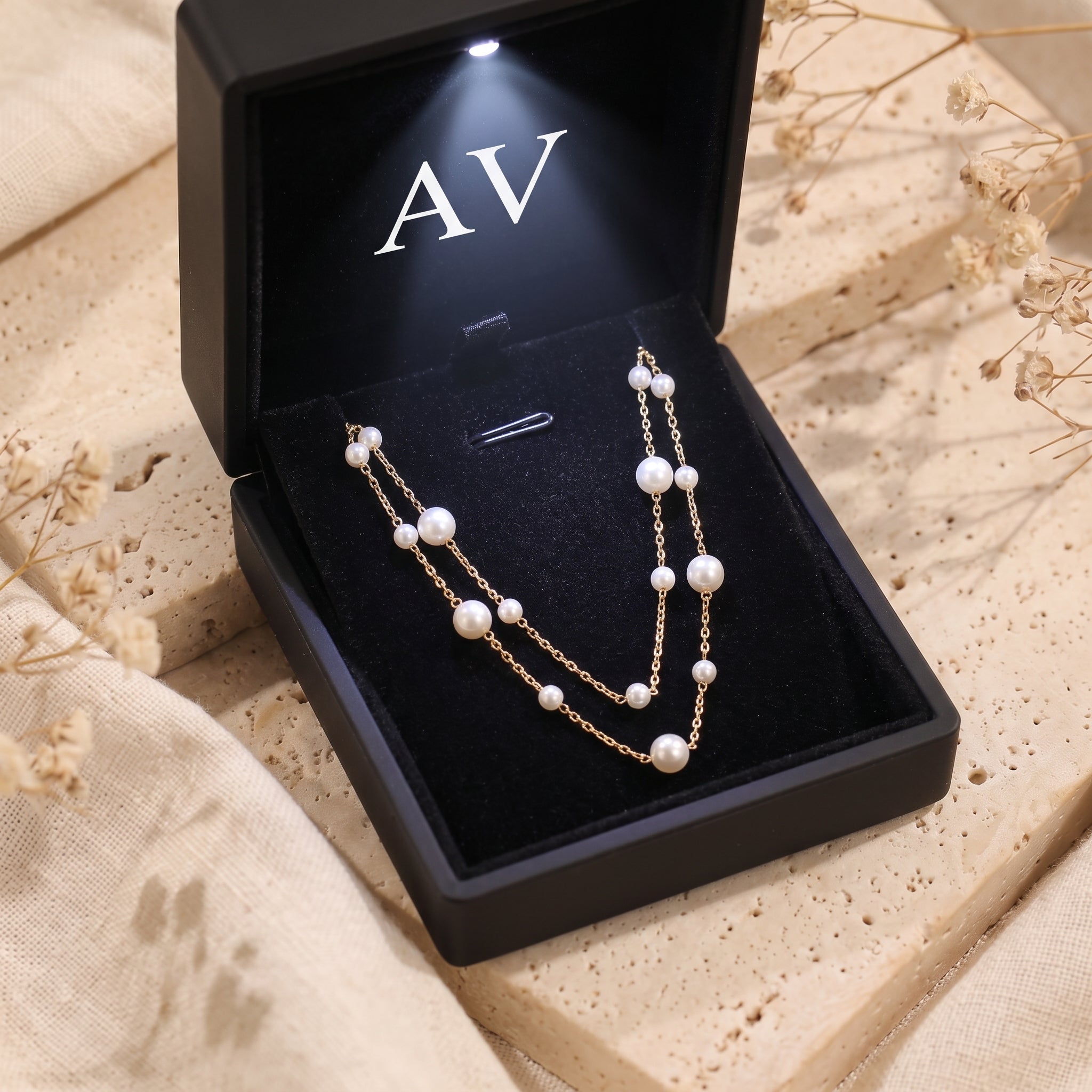 YLQ48992-NECKLACE - Premium LED Gift Box Presentation
