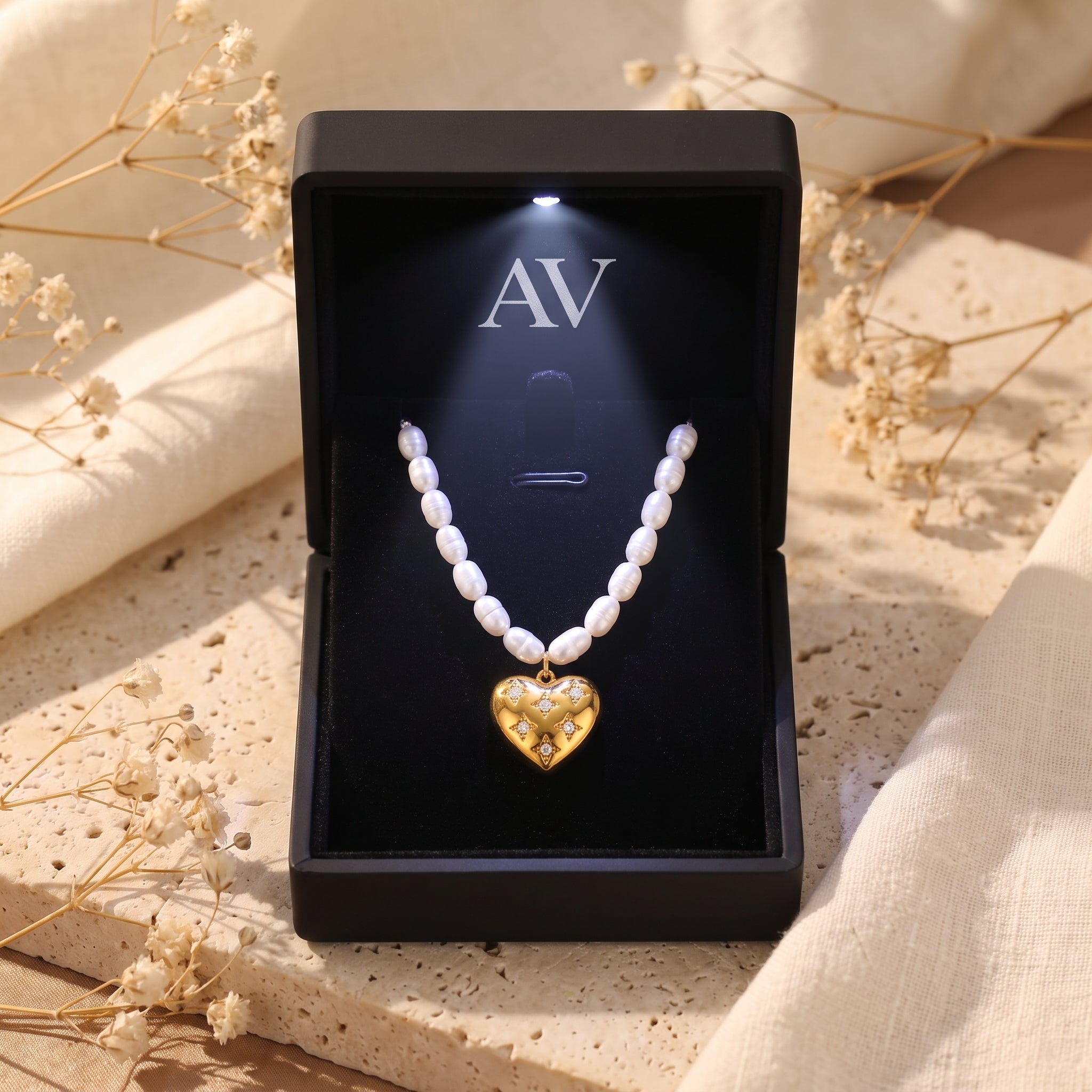 YLQ49155-NECKLACE - Premium LED Gift Box Presentation