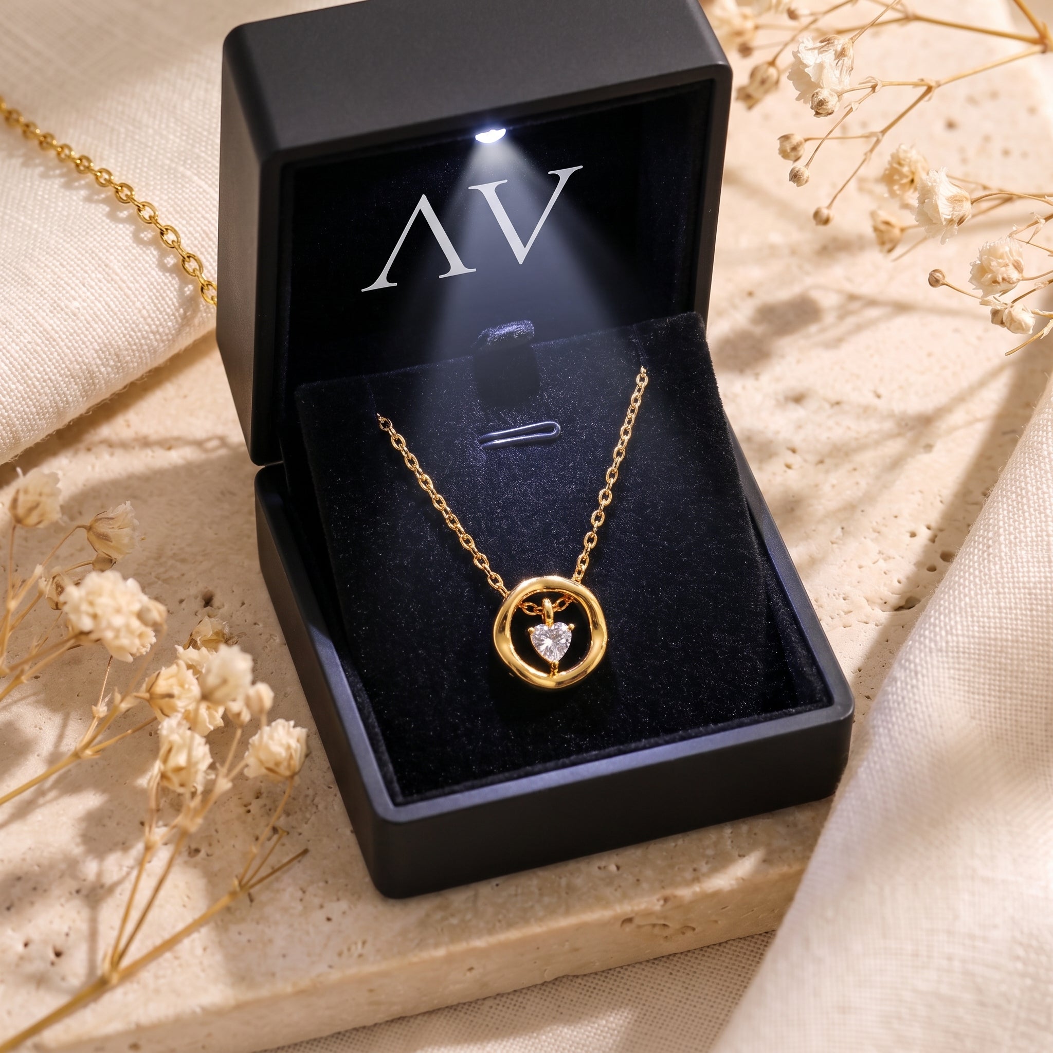 YLQ49180-NECKLACE - Premium LED Gift Box Presentation
