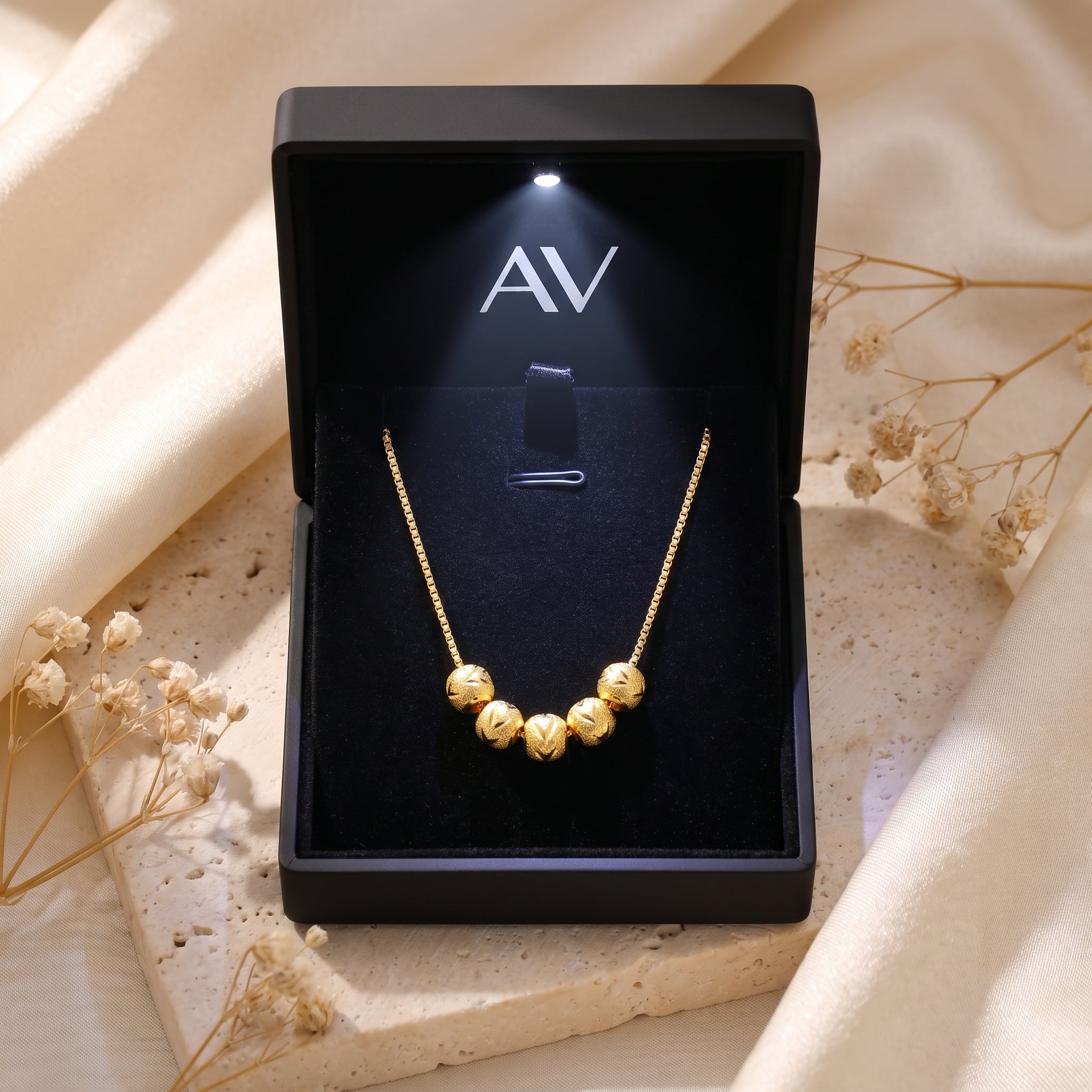 YLQ49181-NECKLACE - Premium LED Gift Box Presentation