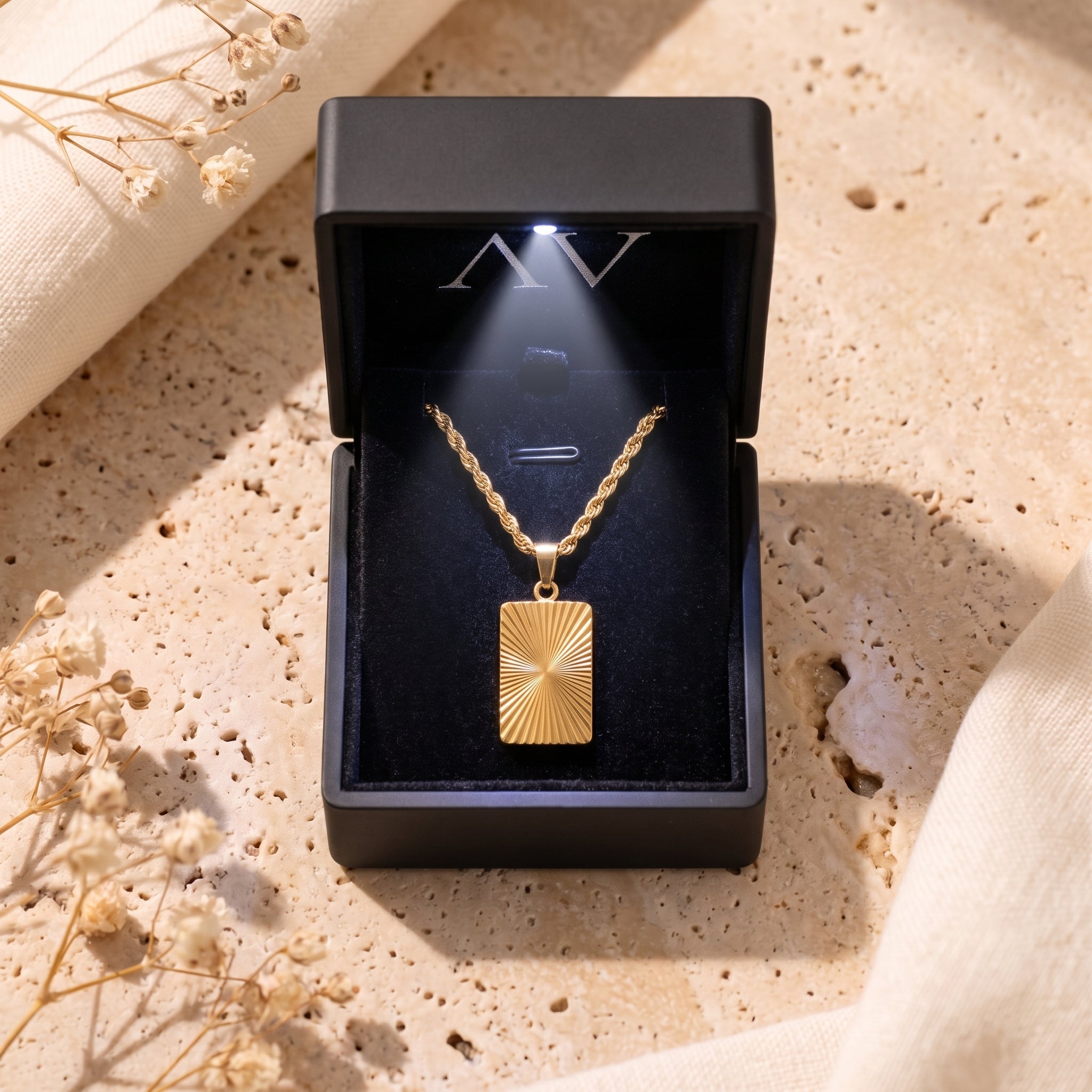 YLQ49199-NECKLACE - Premium LED Gift Box Presentation