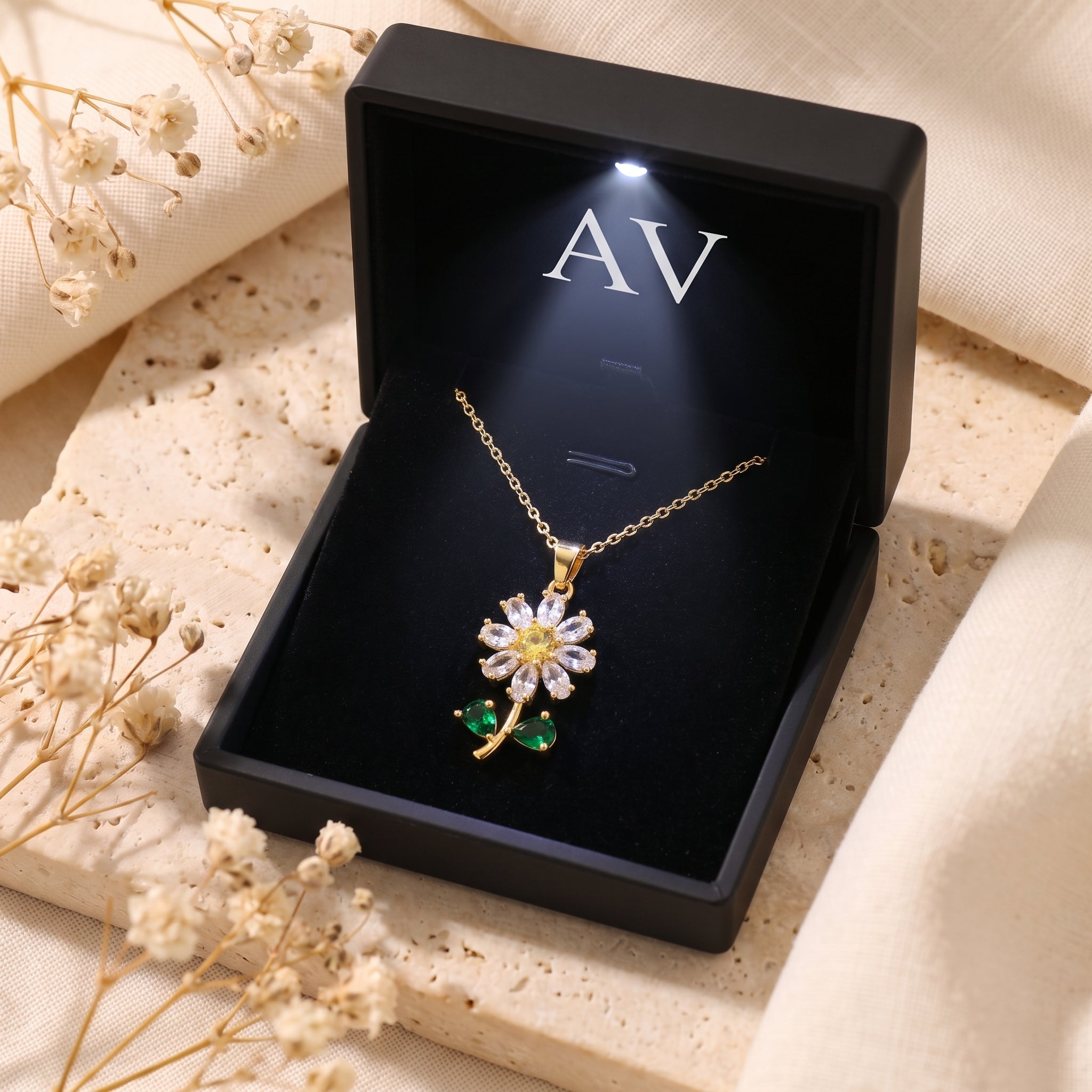 YLQ49201-NECKLACE - Premium LED Gift Box Presentation
