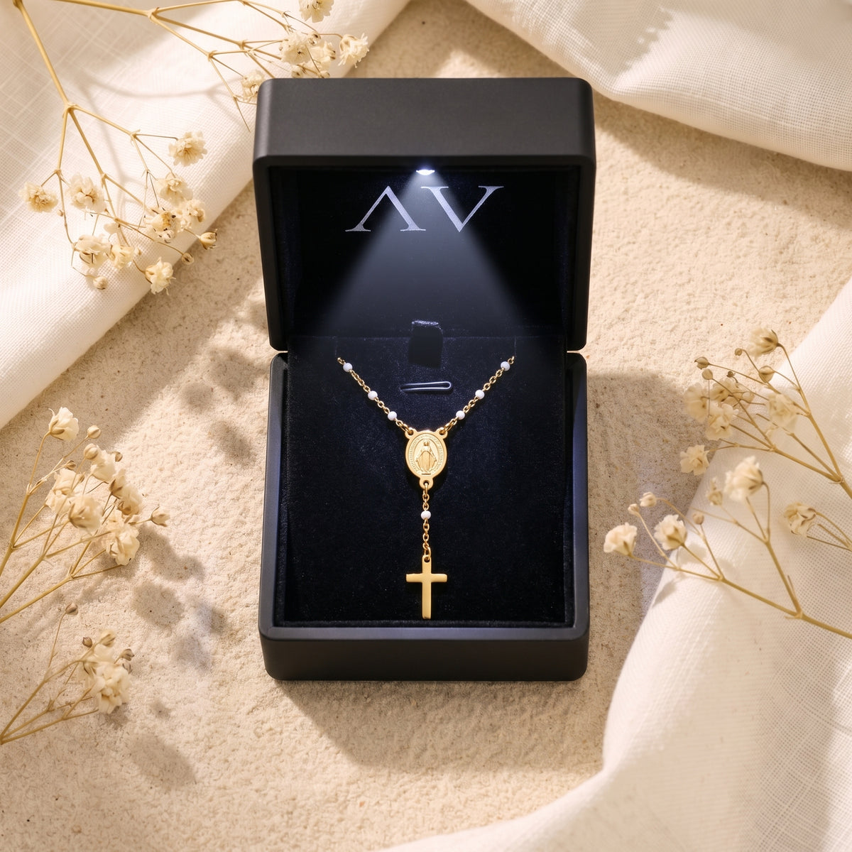 YLQ49547-cross necklace - Premium LED Gift Box Presentation