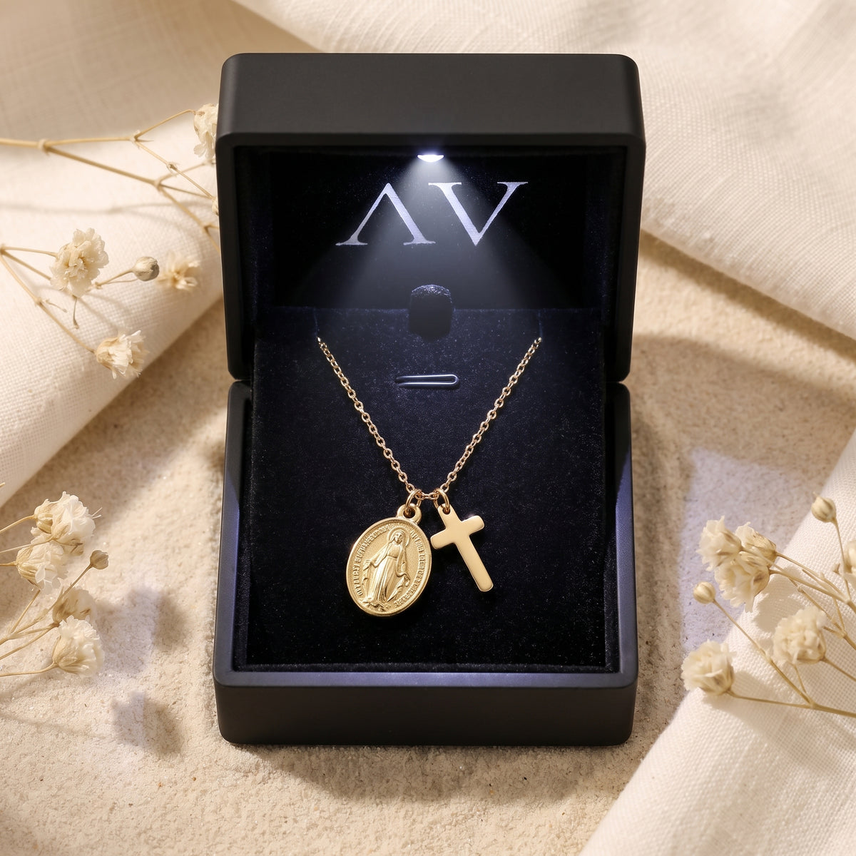 YLQ49549-cross necklace - Premium LED Gift Box Presentation
