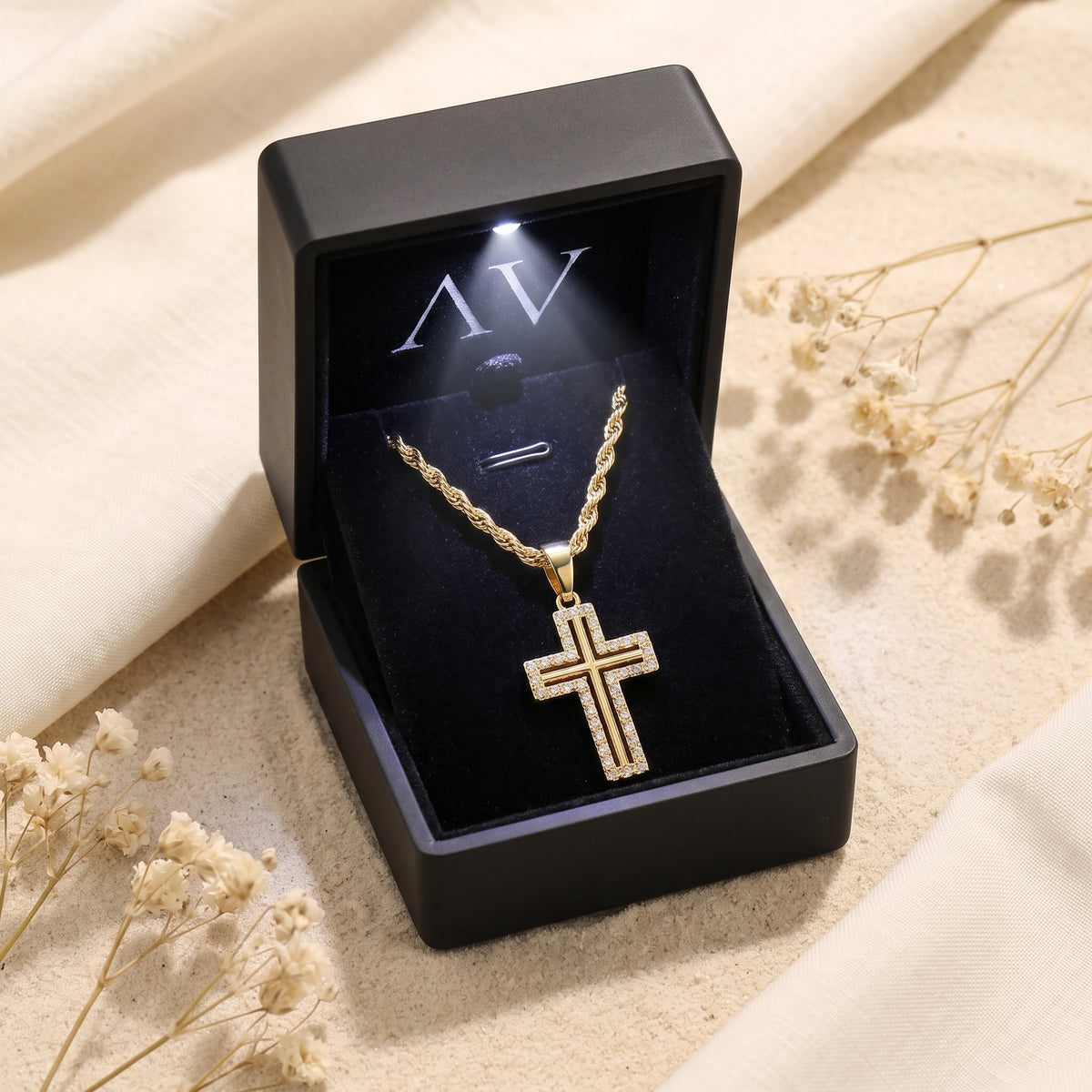 YLQ49552-cross necklace - Premium LED Gift Box Presentation