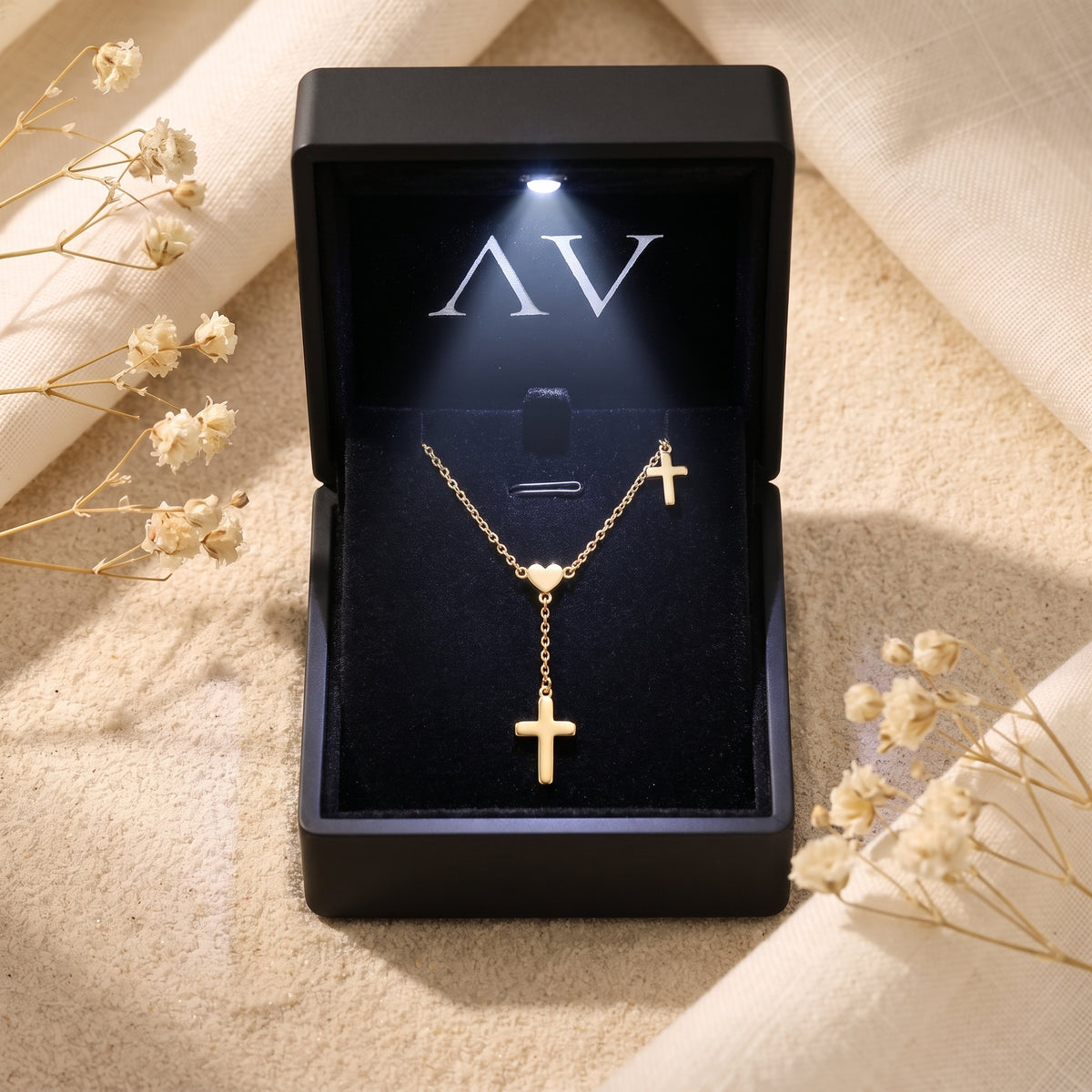 YLQ49575-cross necklace - Premium LED Gift Box Presentation