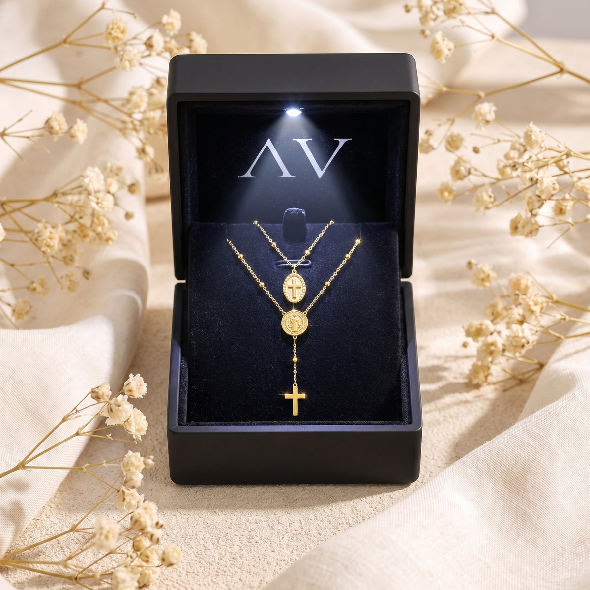 YLQ49596-cross necklace - Premium LED Gift Box Presentation