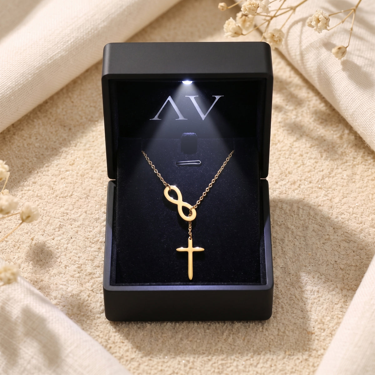 YLQ49601-cross necklace - Premium LED Gift Box Presentation