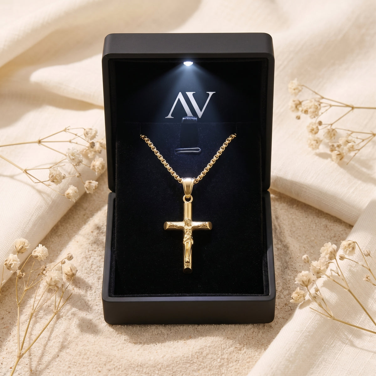 YLQ49649-cross necklace - Premium LED Gift Box Presentation