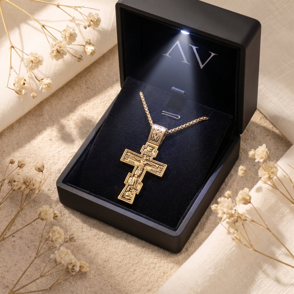 YLQ49661-cross necklace - Premium LED Gift Box Presentation