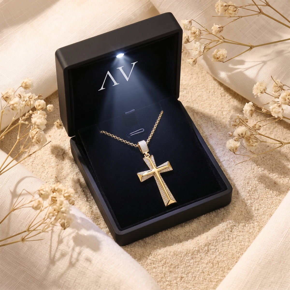 YLQ49669-cross necklace - Premium LED Gift Box Presentation