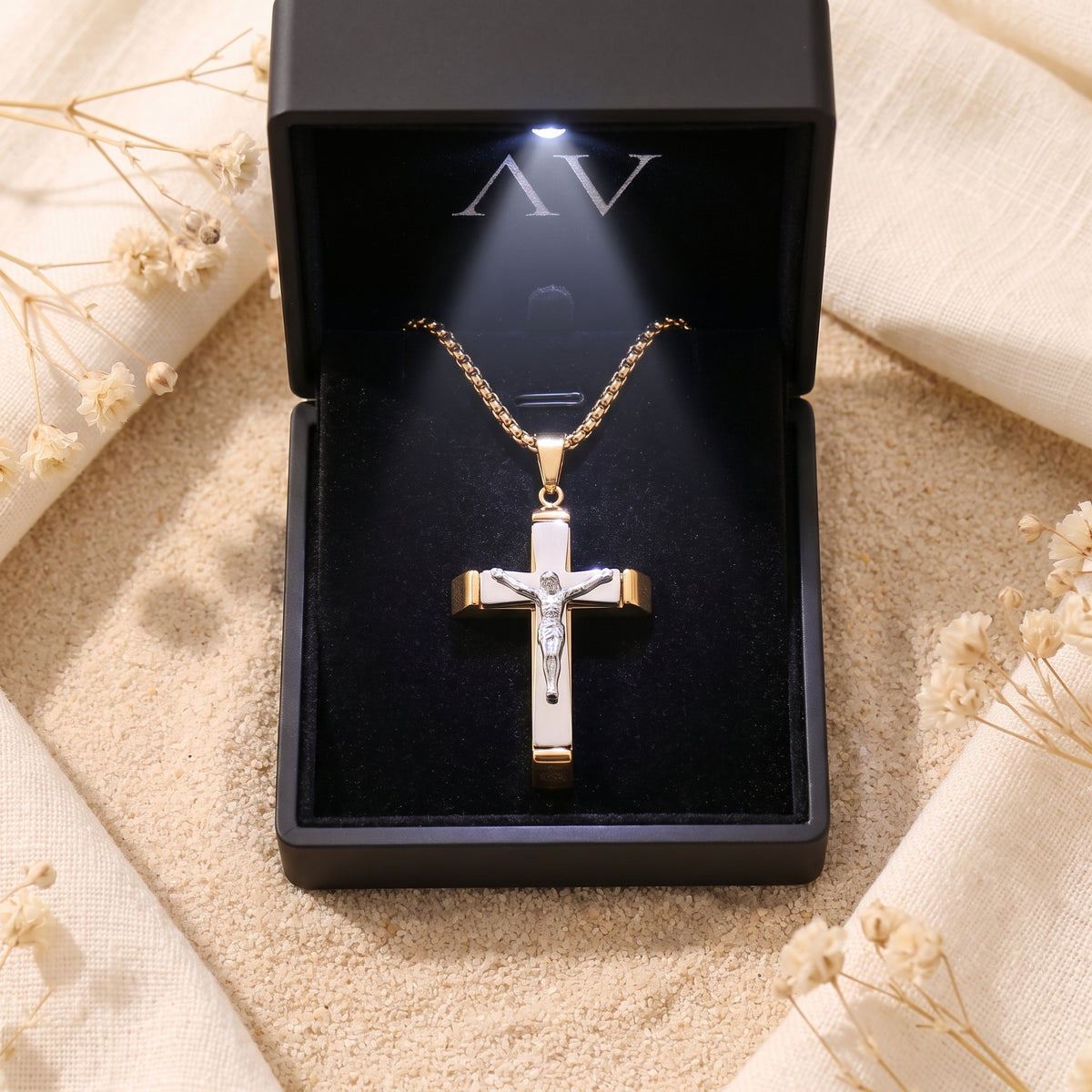 YLQ49677-cross necklace - Premium LED Gift Box Presentation