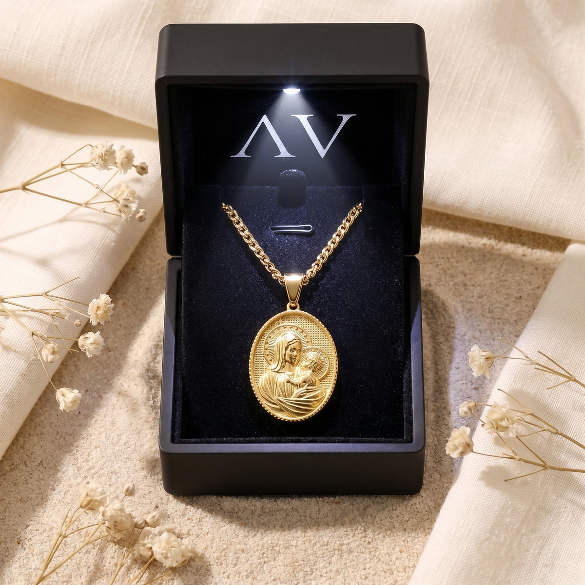 YLQ49682-cross necklace - Premium LED Gift Box Presentation