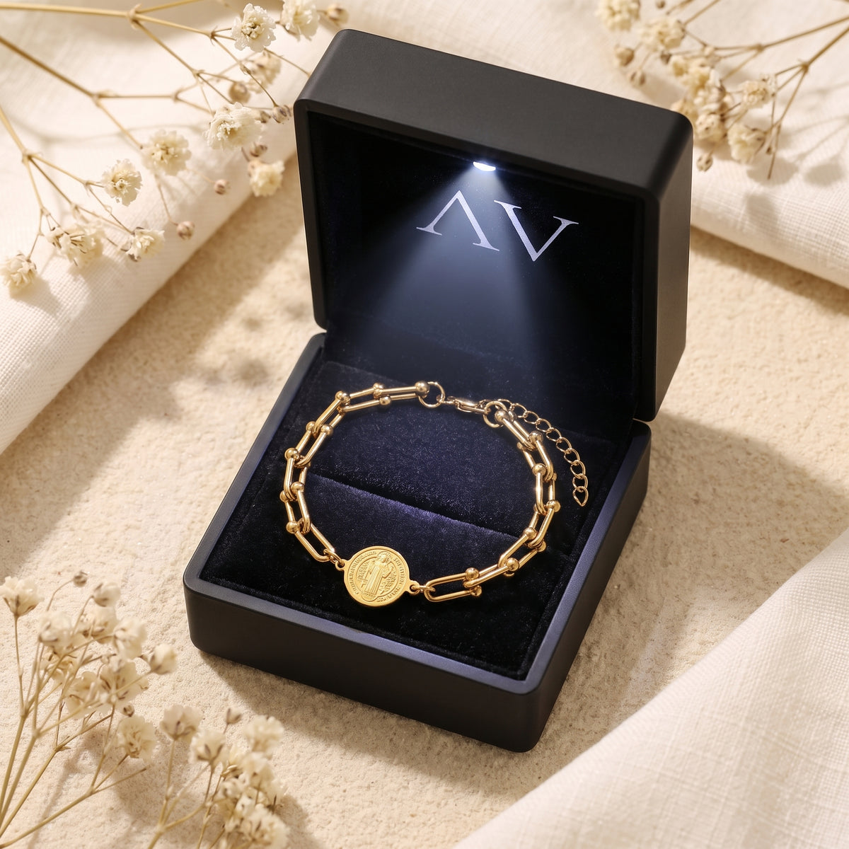 YLQ49811-bracelet - Premium LED Gift Box Presentation