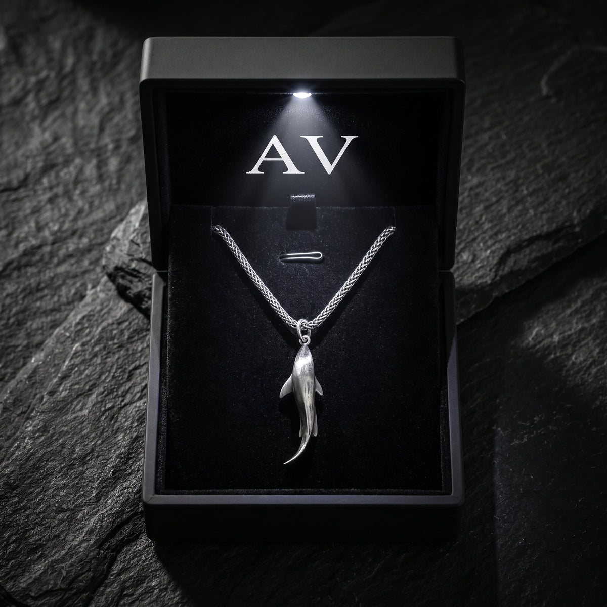 YLQ49956-Necklace - Premium LED Gift Box Presentation