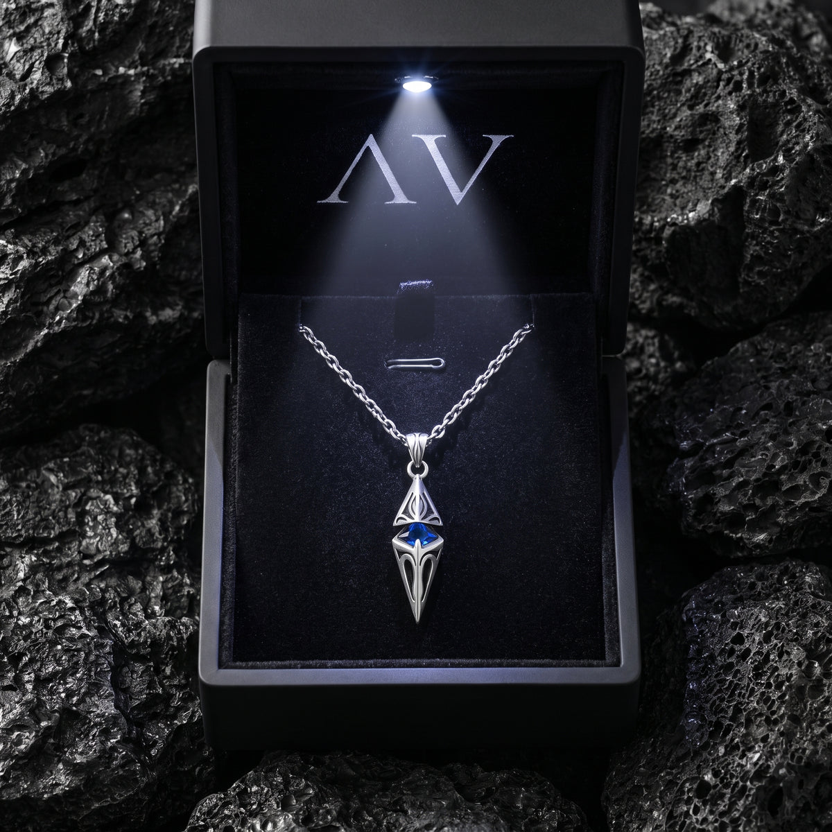 YLQ49958-Necklace - Premium LED Gift Box Presentation