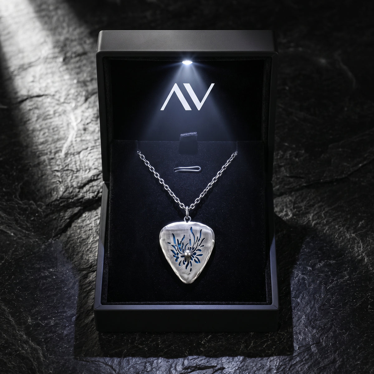 YLQ49963-Necklace - Premium LED Gift Box Presentation