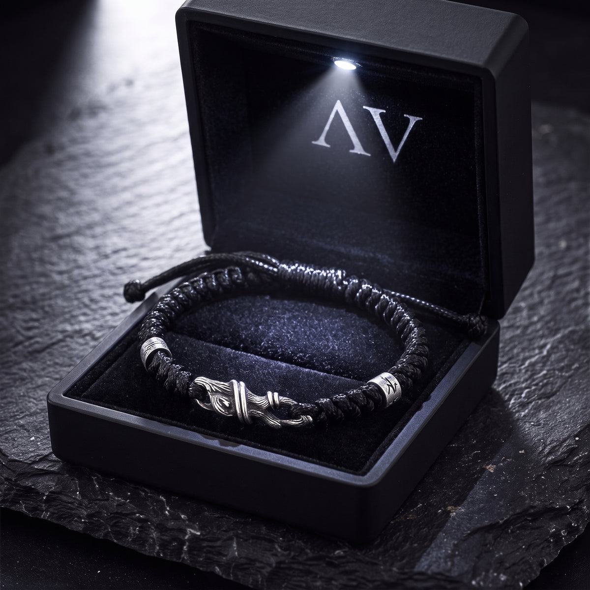YLQ50045-bracelet - Premium LED Gift Box Presentation