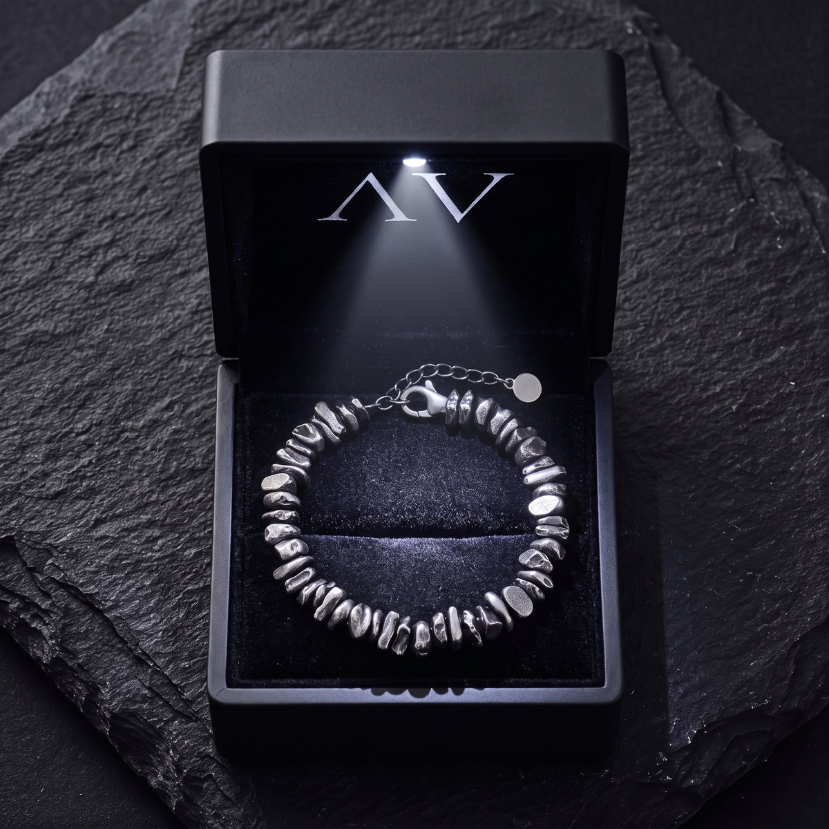 YLQ50046-bracelet - Premium LED Gift Box Presentation