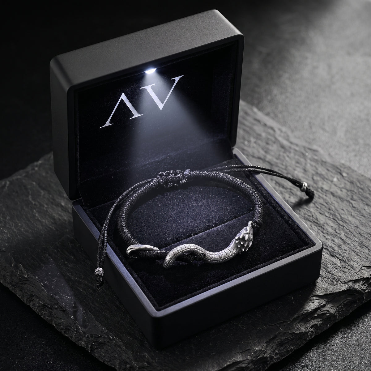YLQ50060-bracelet - Premium LED Gift Box Presentation