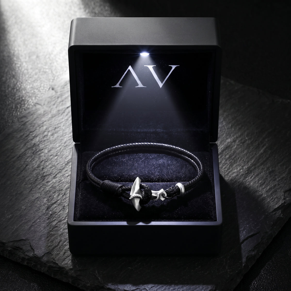 YLQ50067-bracelet - Premium LED Gift Box Presentation