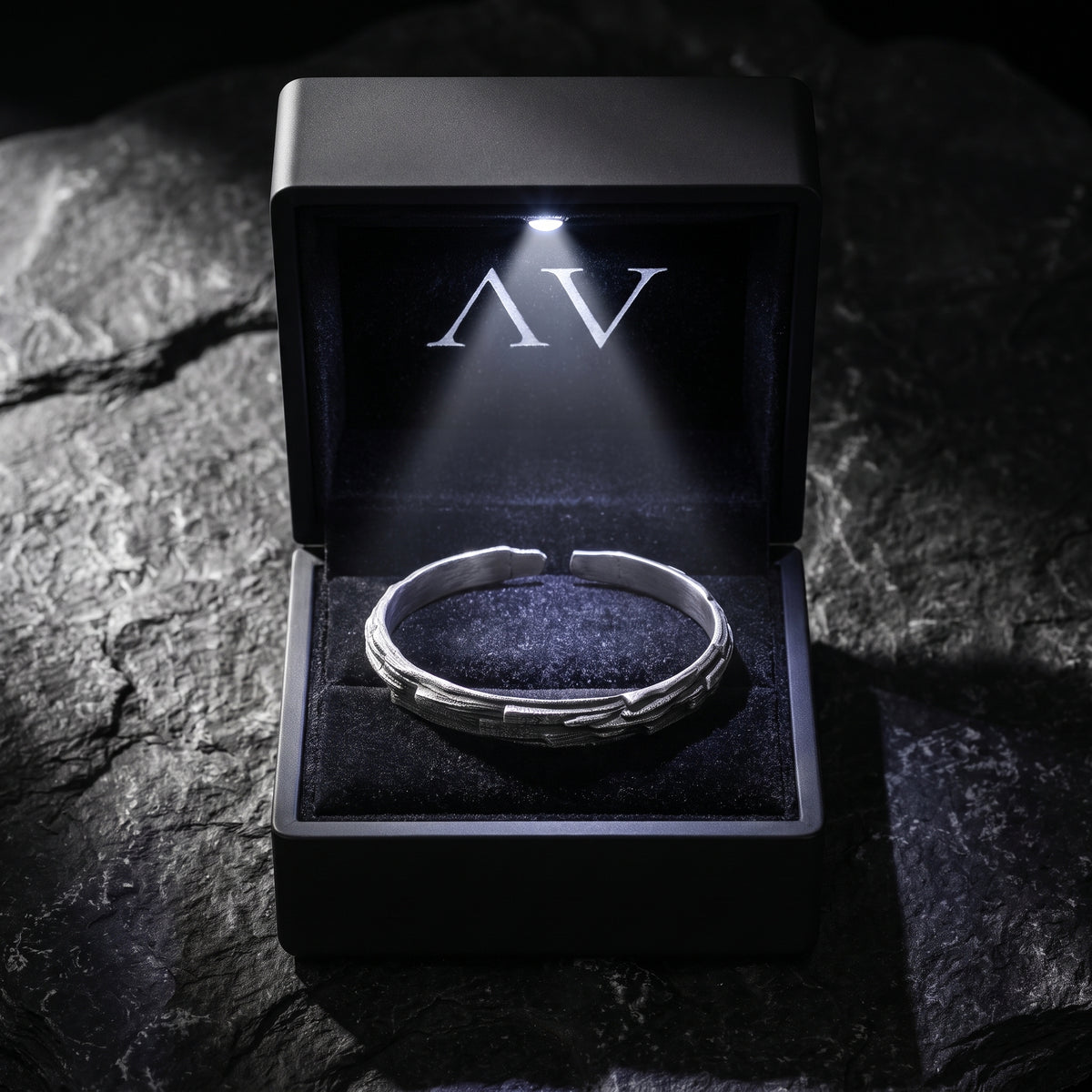 YLQ50090-bracelet - Premium LED Gift Box Presentation