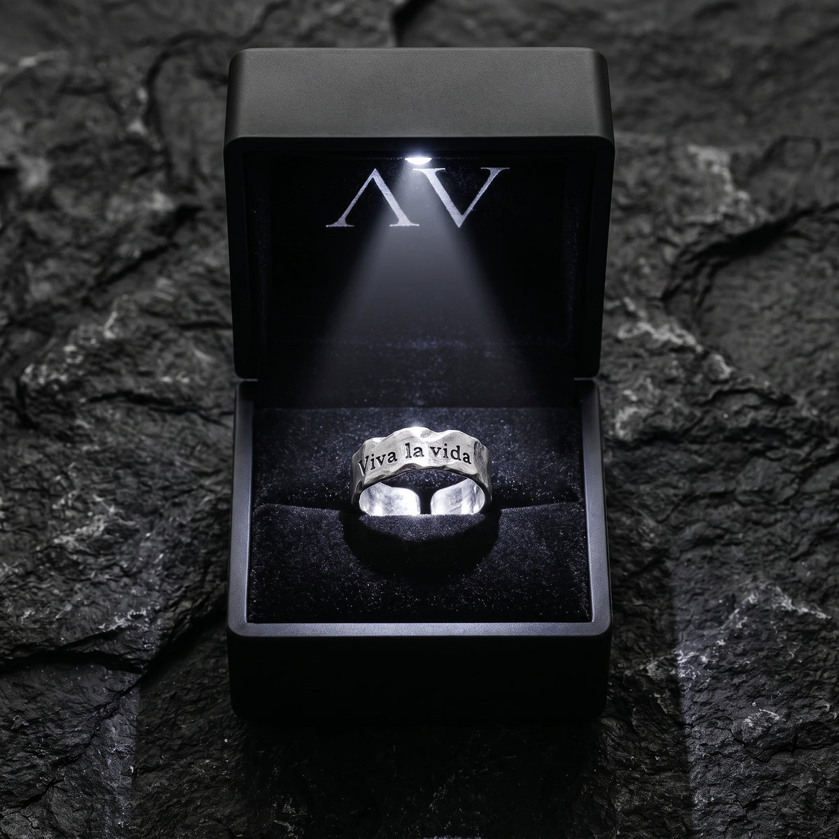 YLQ50142-rings - Premium LED Gift Box Presentation