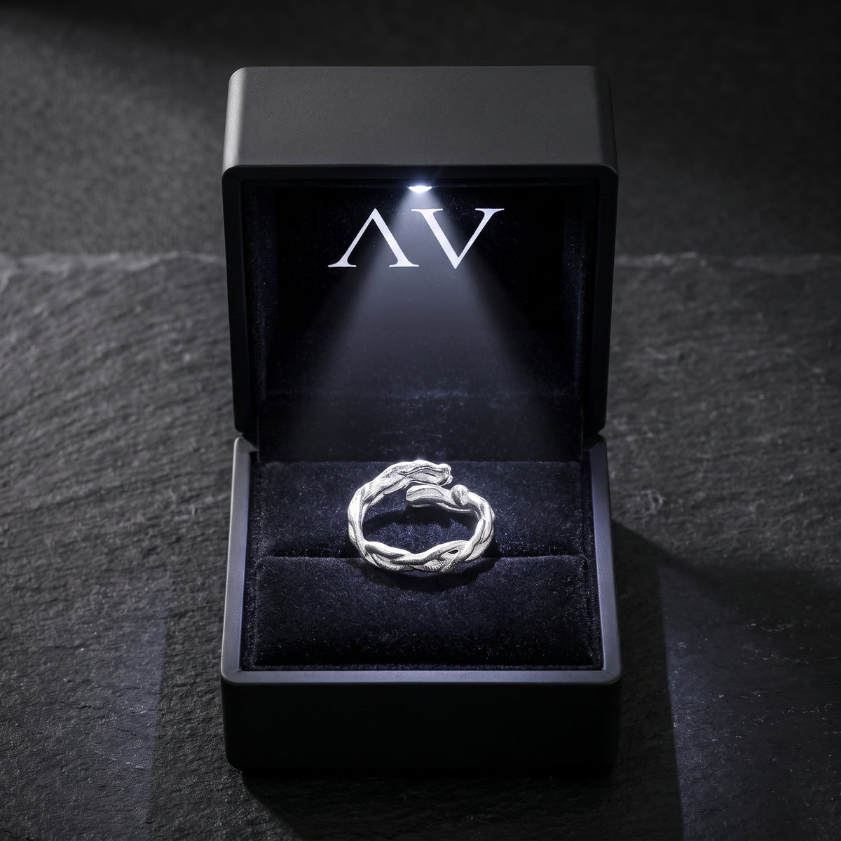 YLQ50164-rings - Premium LED Gift Box Presentation