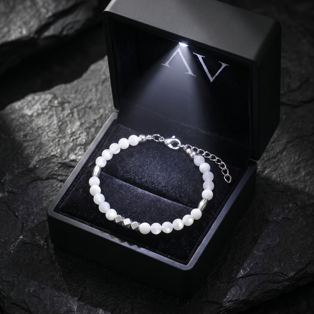 YLQ50226-bracelet - Premium LED Gift Box Presentation