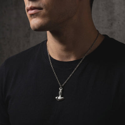 YLQ49938-Necklace lifestyle video