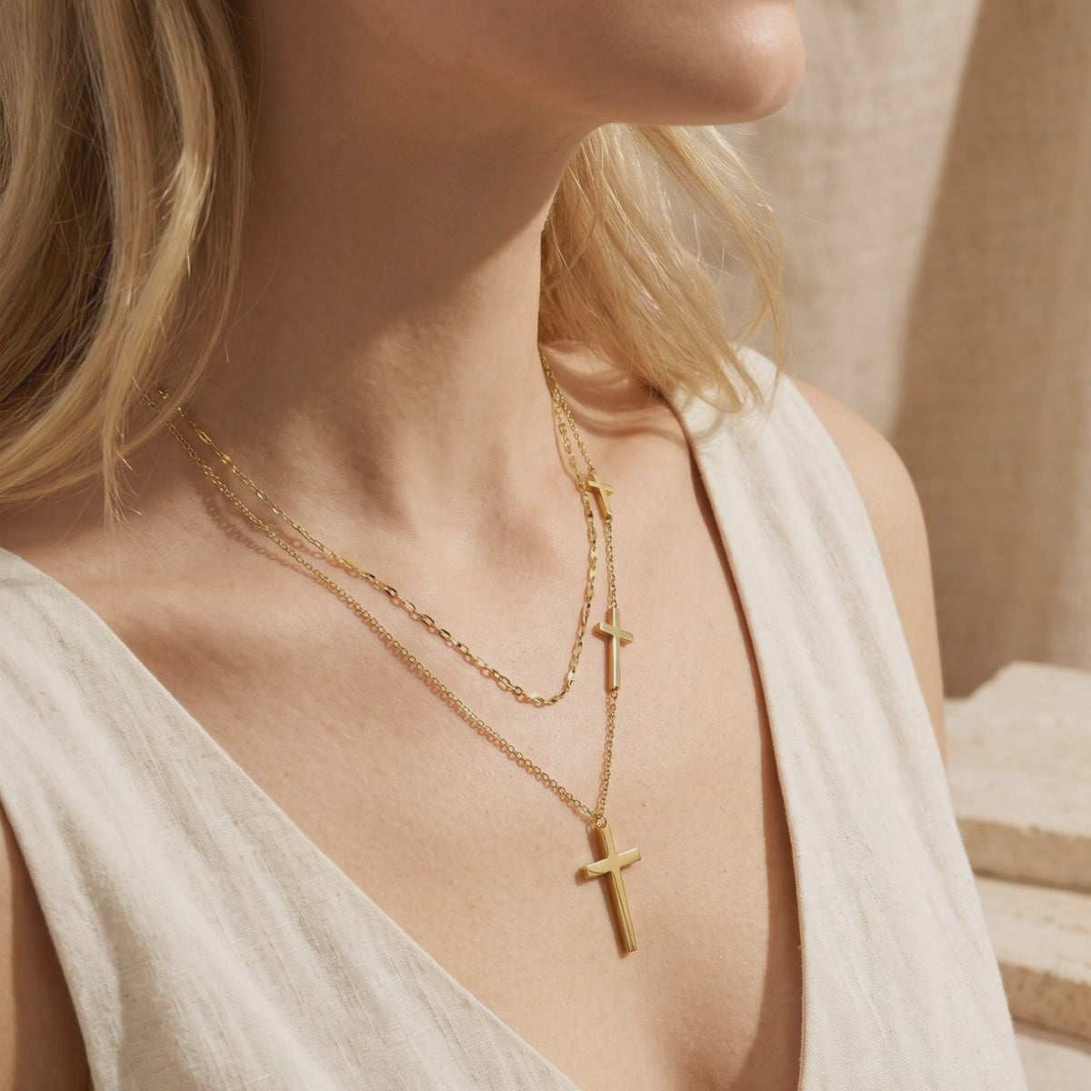YLQ49558-cross necklace lifestyle video