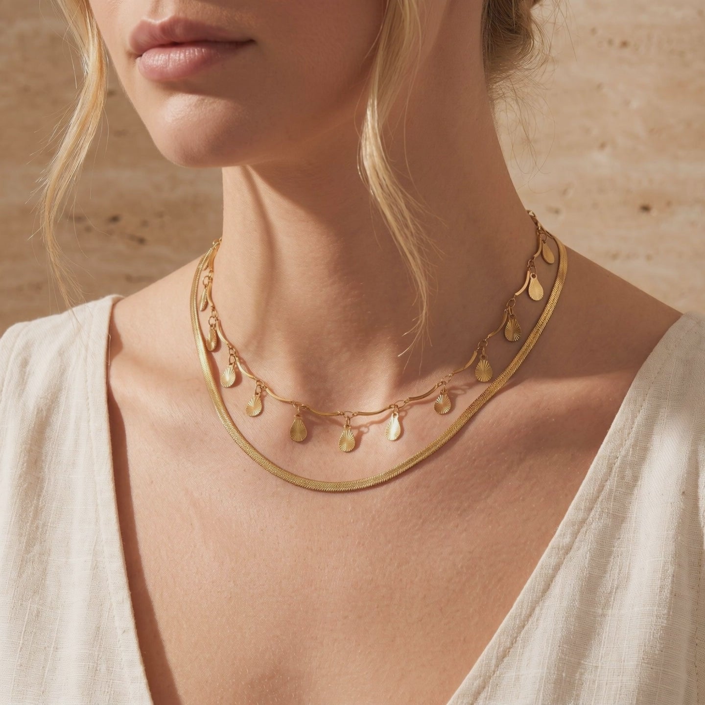 YLQ49190-NECKLACE lifestyle video