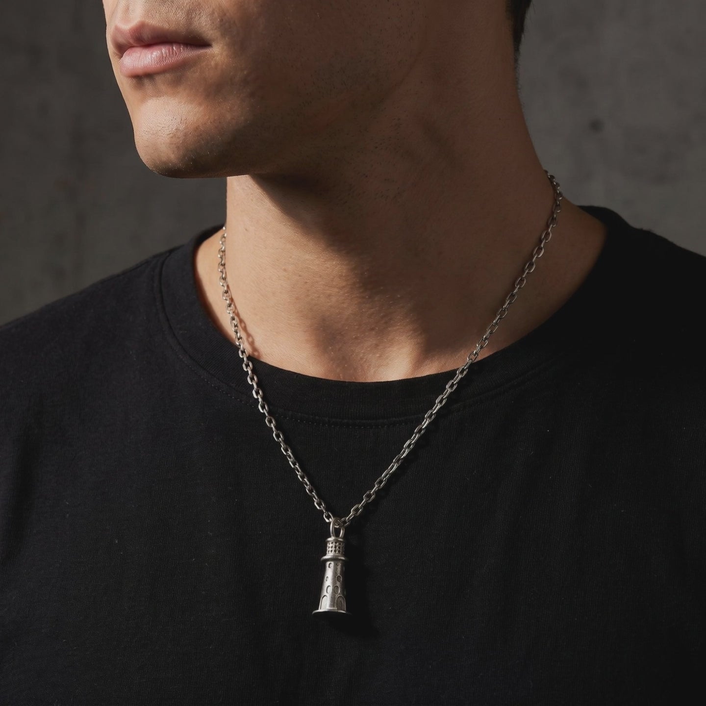 YLQ50121-Necklace lifestyle video