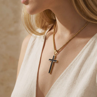 YLQ49670-cross necklace lifestyle video