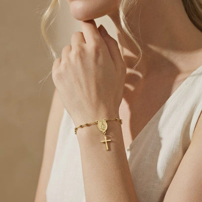 YLQ49813-bracelet lifestyle video