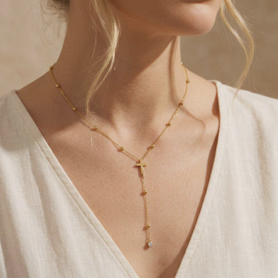 YLQ49570-cross necklace lifestyle video