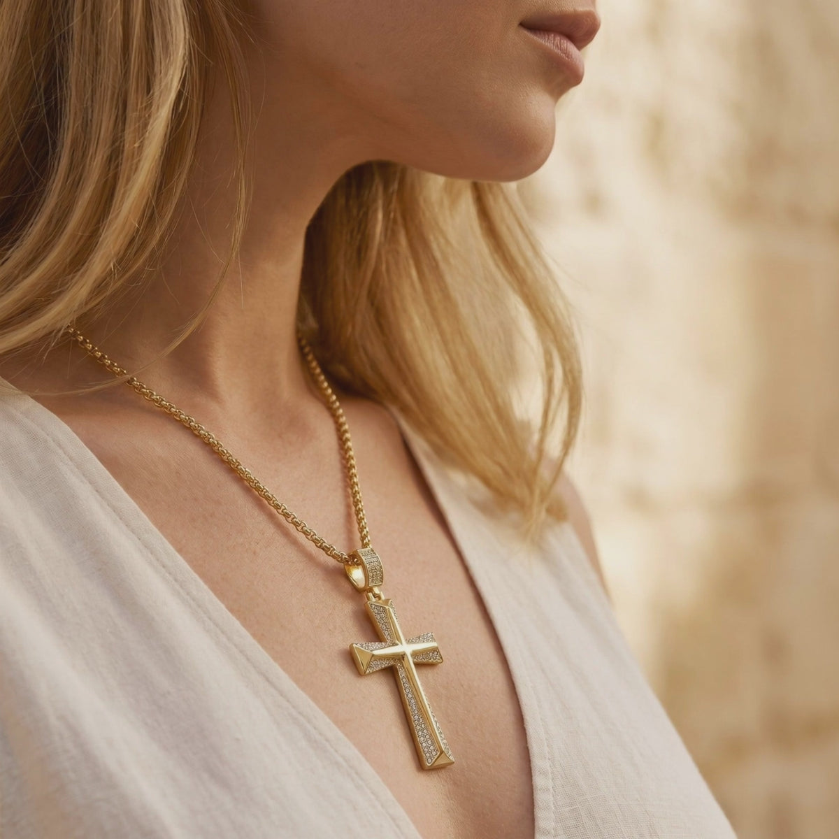 YLQ49669-cross necklace lifestyle video