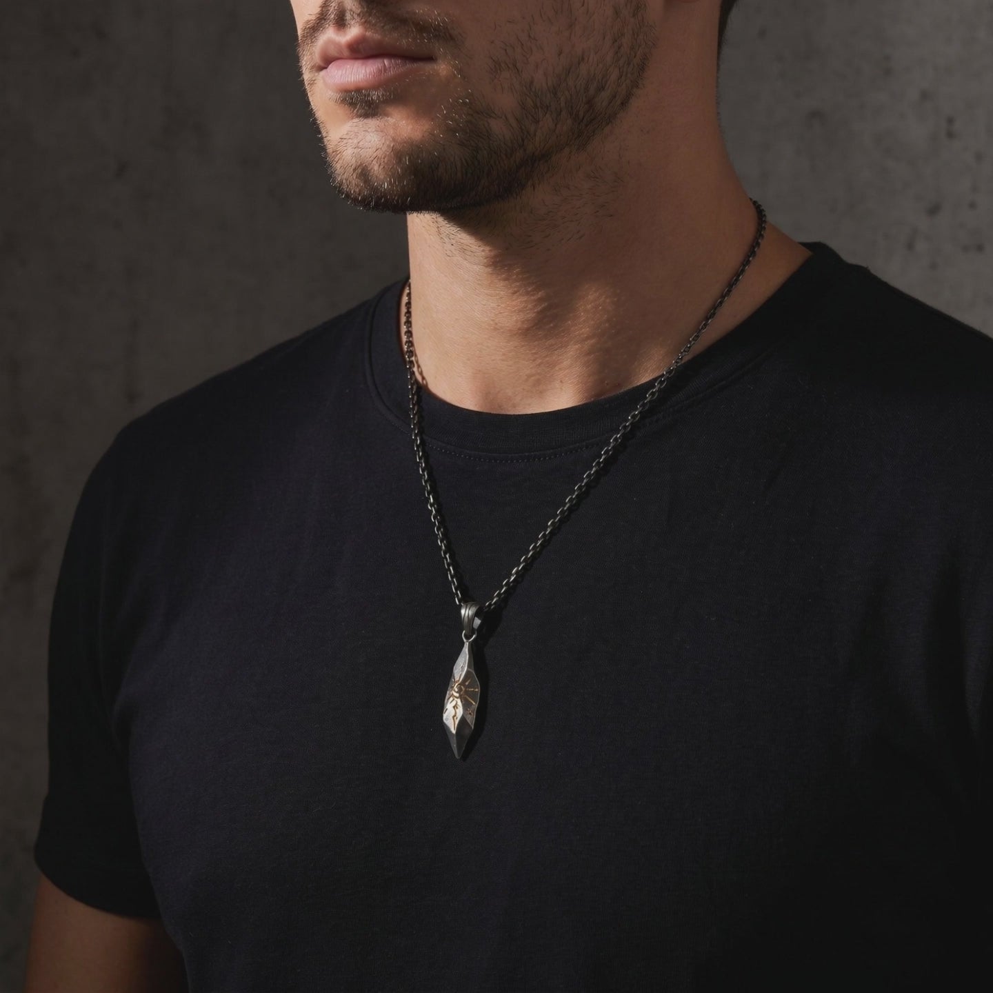 YLQ49927-Necklace lifestyle video