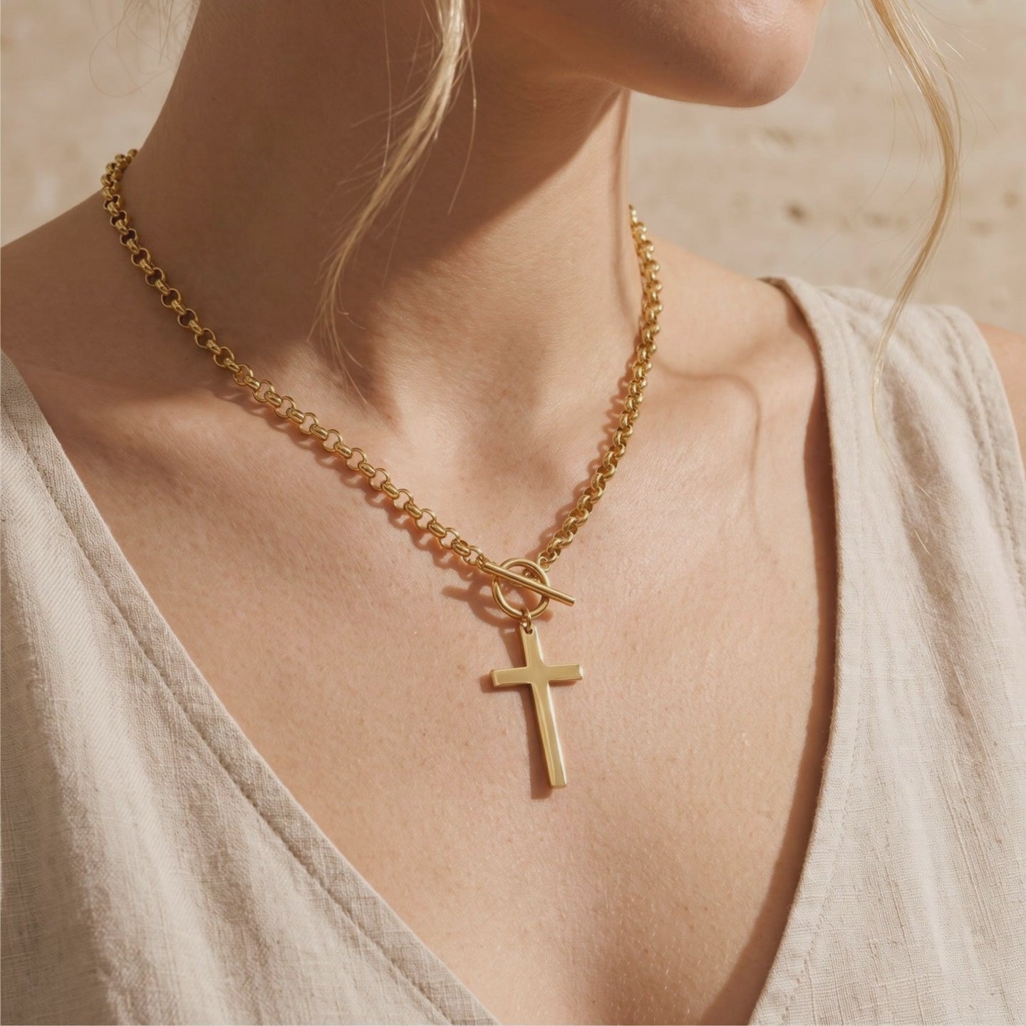 YLQ49562-cross necklace lifestyle video