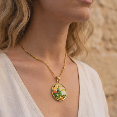 YLQ50596-Necklace lifestyle video