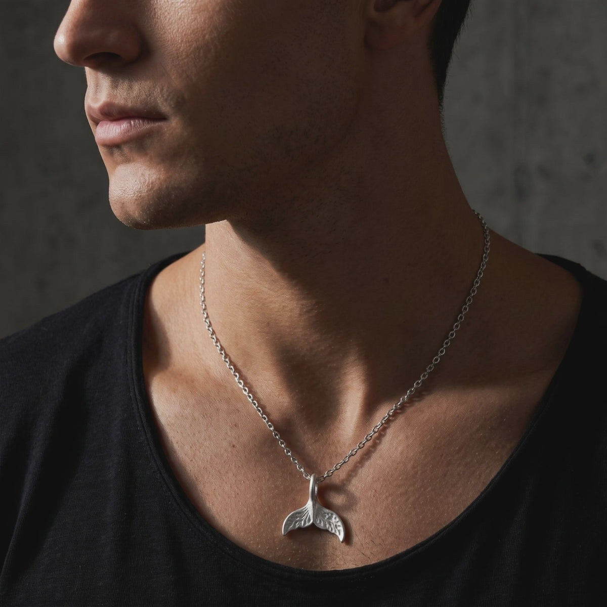 YLQ50111-Necklace lifestyle video