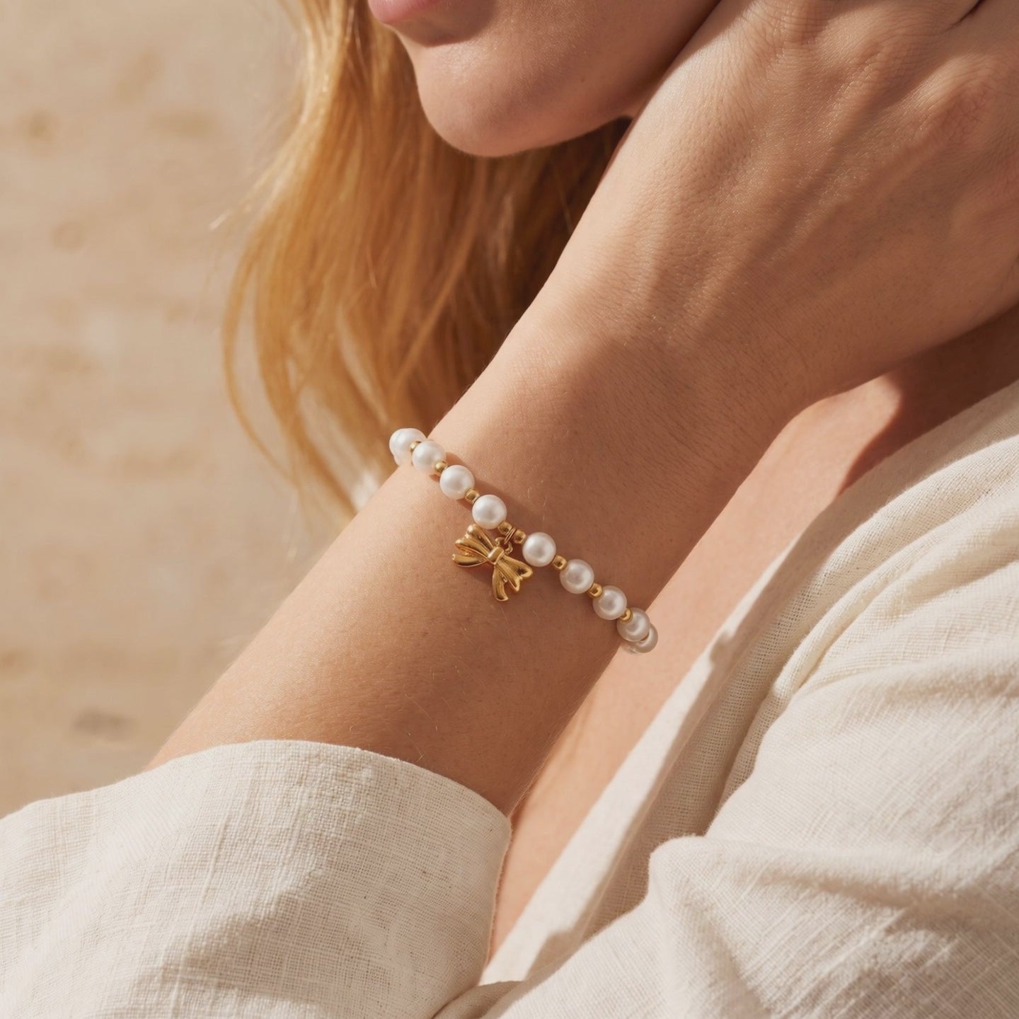YLQ49429-bracelet lifestyle video
