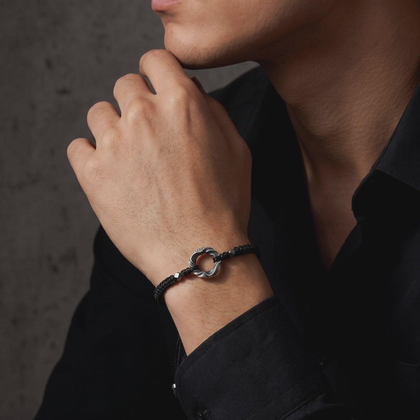 YLQ50068-bracelet lifestyle video