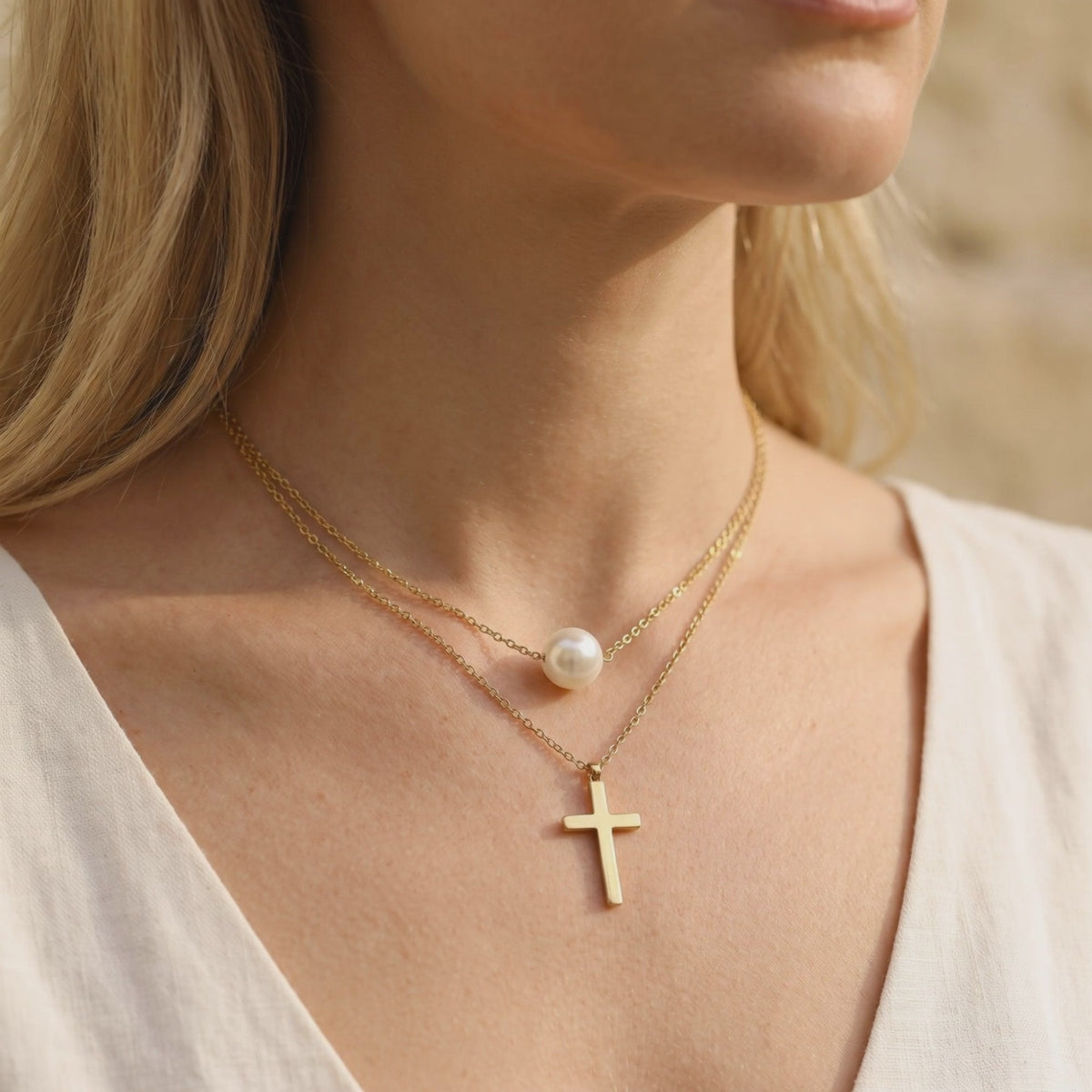 YLQ49548-cross necklace lifestyle video