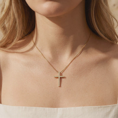 YLQ49567-cross necklace lifestyle video