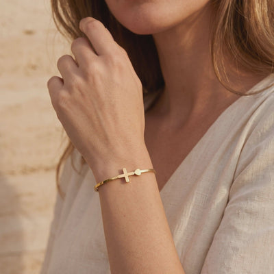 YLQ49804-bracelet lifestyle video